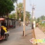 পল্লী বিদ্যুতের অপরিকল্পিত খুটি নান্দনিক কুয়াকাটার গলার কাটা