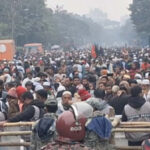 খালেদা জিয়ার জানাজায় অংশ নিতে মানিক মিয়া অ্যাভিনিউয়ে মানুষের ঢল