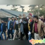 মির্জাগঞ্জে আলতাফ হোসেন চৌধুরীর পক্ষে লিফলেট বিতরণ